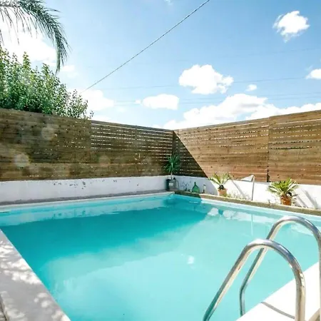 Appartamenti per famiglie con piscina Appartamento *